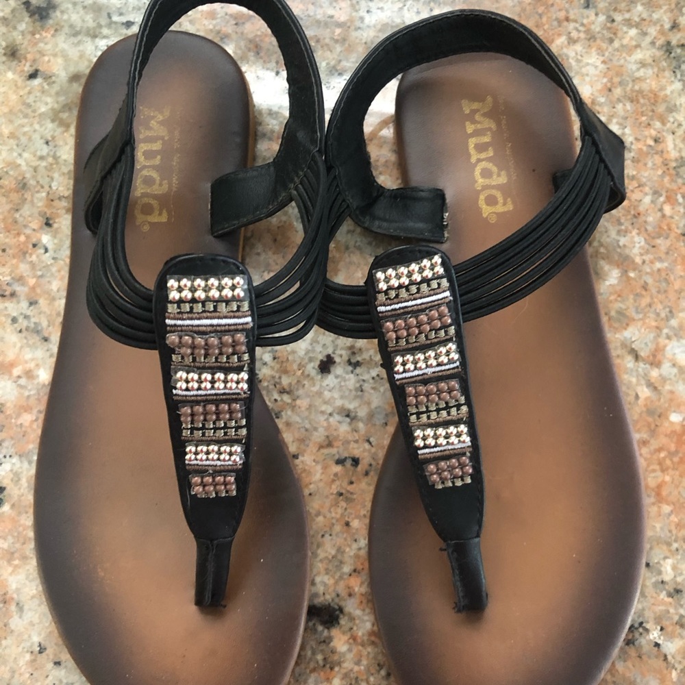 MUDD black sandals